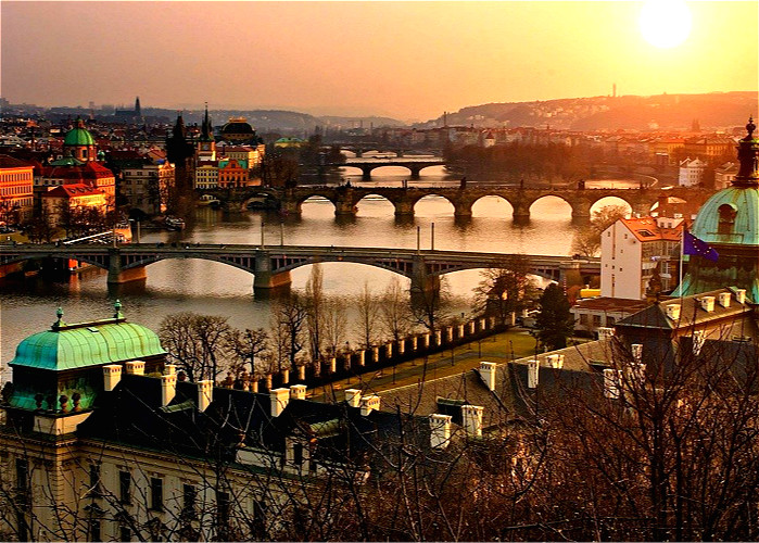 JOUR 2:  PRAGUE 